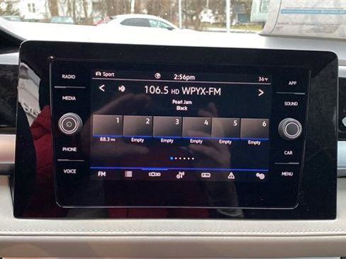 New 2026 Volkswagen Taos SE image 15