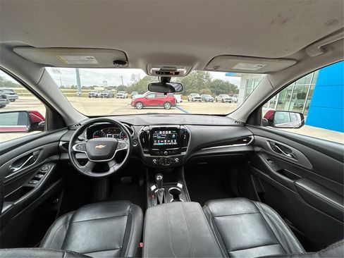 Used 2018 Chevrolet Traverse LT image 21