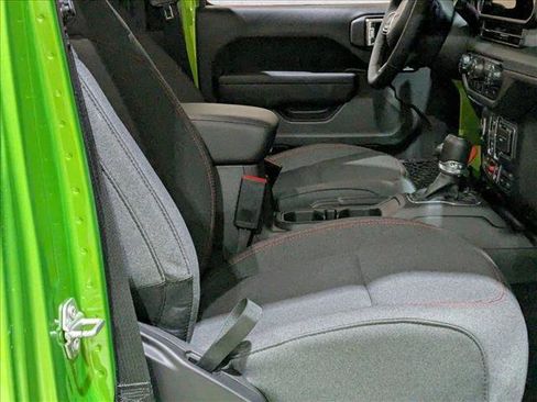 New 2025 Jeep Gladiator Rubicon w/ Convenience Group image 14