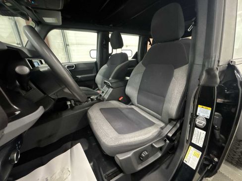 Used 2021 Ford Bronco Base w/ Sasquatch Package image 13