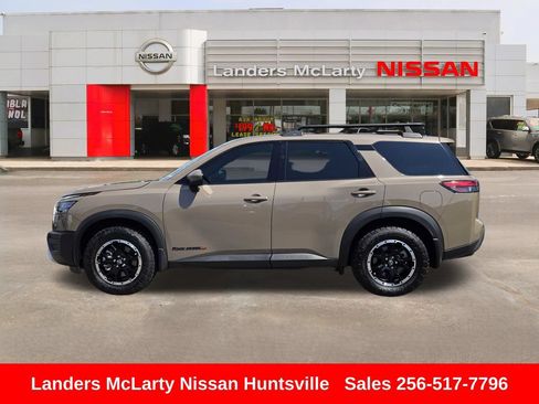Used 2024 Nissan Pathfinder Rock Creek AWD/4WD image 8
