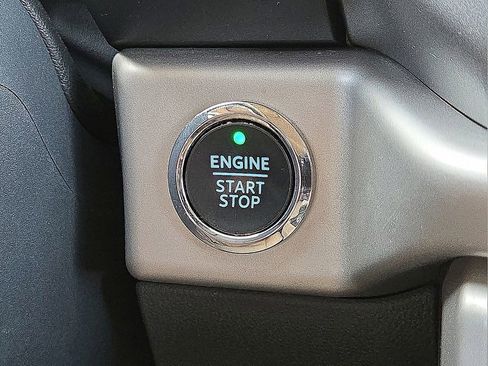 Used 2022 Ford Expedition Max XLT image 32