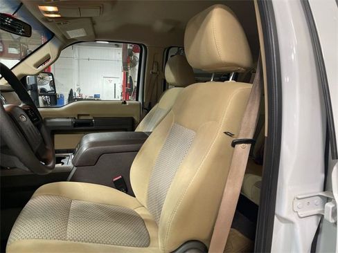 Used 2011 Ford F250 XLT w/ XLT Premium Pkg image 11