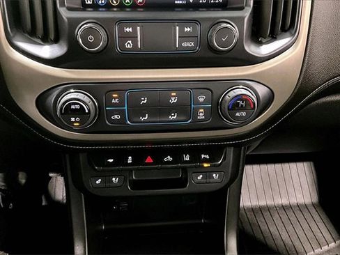 Used 2022 GMC Canyon Denali image 17