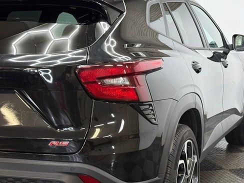 Certified 2025 Chevrolet Trax RS w/ Sunroof Package image 14