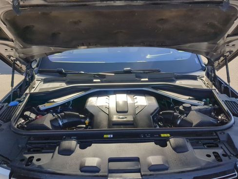 Used 2023 Land Rover Range Rover Long Wheelbase SE image 25