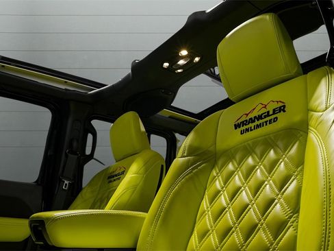 Used 2019 Jeep Wrangler Unlimited Sahara image 23