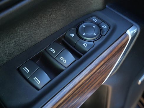 Used 2021 Chevrolet Silverado 1500 High Country image 16