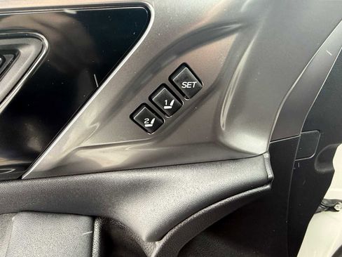 Certified 2023 Subaru Outback Limited image 13