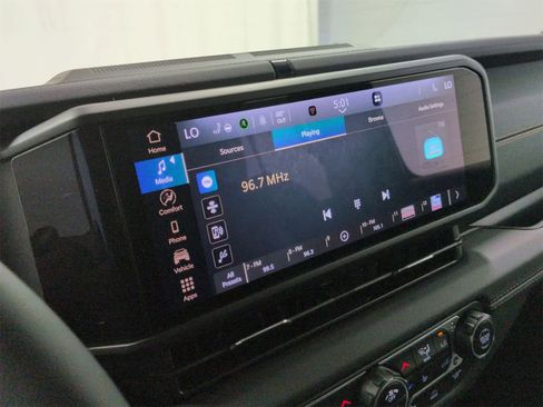 Used 2025 Jeep Wrangler Sahara w/ Safety Group image 28