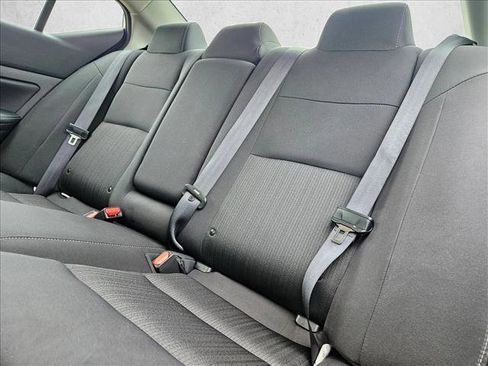 Used 2025 Nissan Altima 2.5 SV image 18