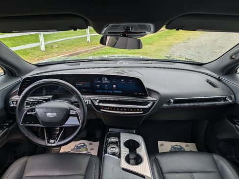 Used 2024 Cadillac Lyriq Tech AWD/4WD image 32