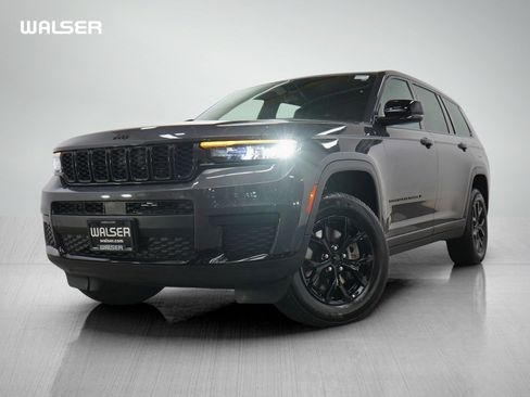 Used 2025 Jeep Grand Cherokee L Laredo AWD/4WD image 1