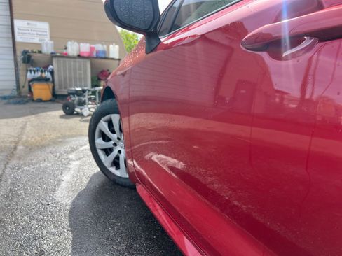 Used 2020 Toyota Corolla LE w/ Carpet Mat Package (TMS) FWD image 28