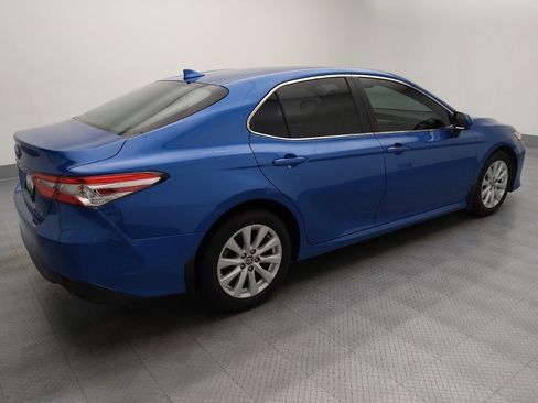 Used 2020 Toyota Camry LE image 10