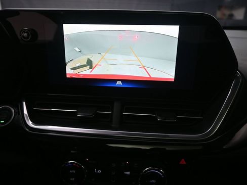 Used 2024 Chevrolet Trax ACTIV w/ Sunroof Package image 12