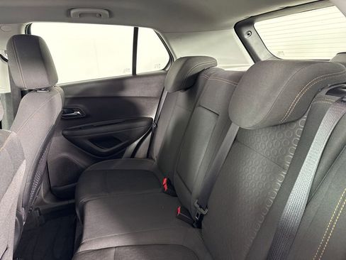 Used 2018 Chevrolet Trax LS FWD image 25