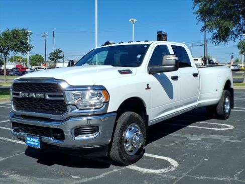 Used 2024 RAM 3500 Tradesman w/ Chrome Appearance Group AWD/4WD image 12