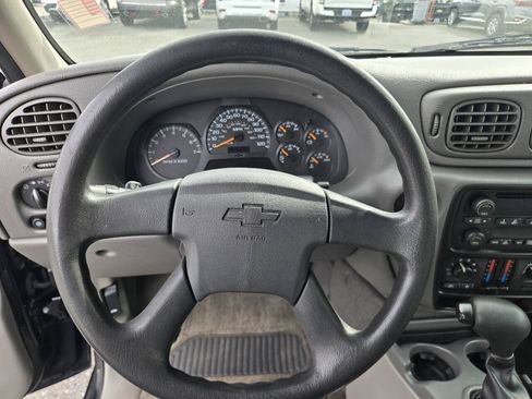 Used 2004 Chevrolet TrailBlazer LS AWD/4WD image 10