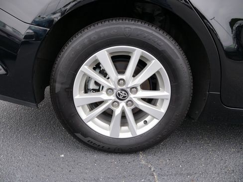 Used 2025 Toyota Camry LE image 12