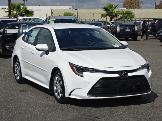New 2027 Toyota Corolla LE FWD image 2