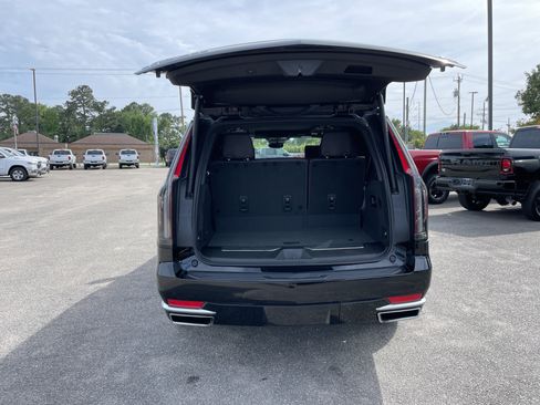 Used 2023 Cadillac Escalade Premium Luxury Platinum w/ LPO, Floor Liner Package AWD/4WD image 33