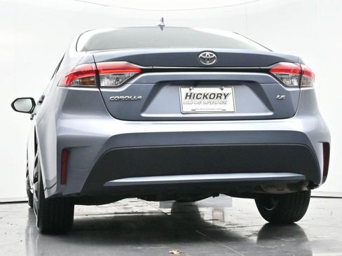 Used 2022 Toyota Corolla LE image 43