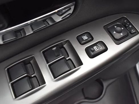 Used 2024 Mitsubishi Outlander Sport SE AWD/4WD image 21