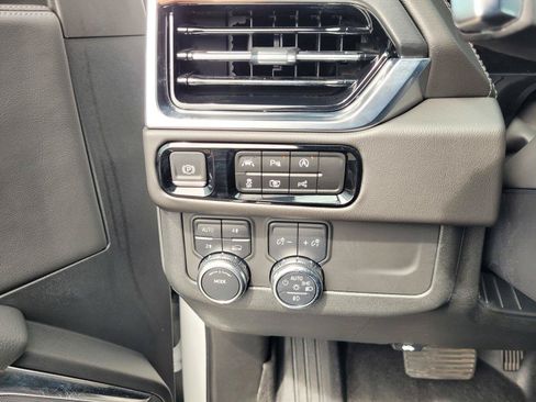 Used 2025 GMC Yukon XL Denali w/ Sun & Power Step Package AWD/4WD image 31