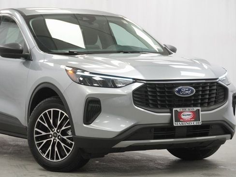 Used 2023 Ford Escape Active image 3