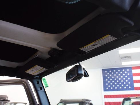 Used 2015 Jeep Wrangler Unlimited Sahara w/ Dual Top Group AWD/4WD image 50