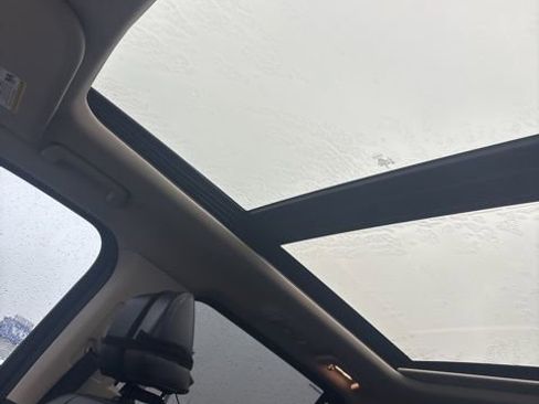 Used 2024 Ford Expedition XLT image 12