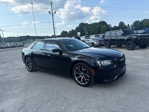 Used 2018 Chrysler 300 Touring w/ Sport Appearance Package RWD image 13