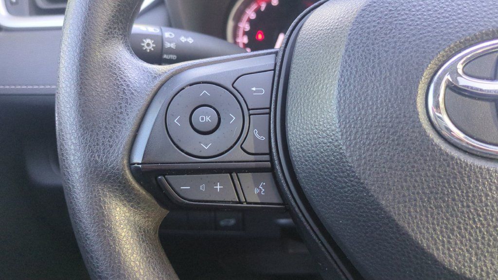 Used 2024 Toyota RAV4 XLE w/ Convenience Package FWD image 21
