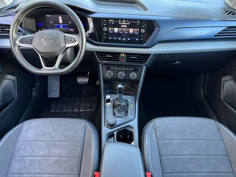 Used 2022 Volkswagen Taos SE image 13