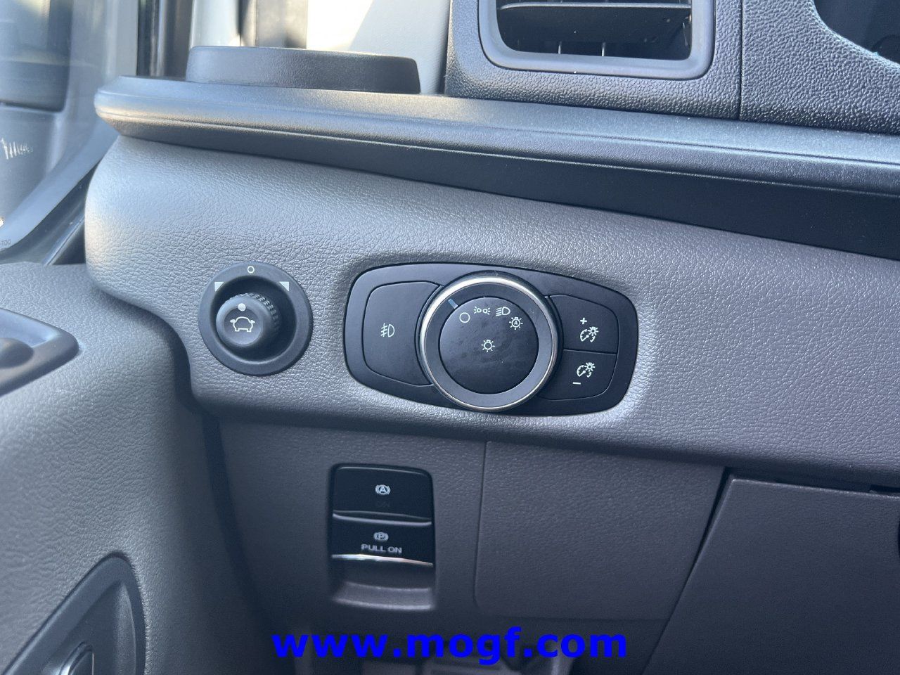 Used 2025 Ford Transit 250 Low Roof w/ Exterior Upgrade Package RWD image 15