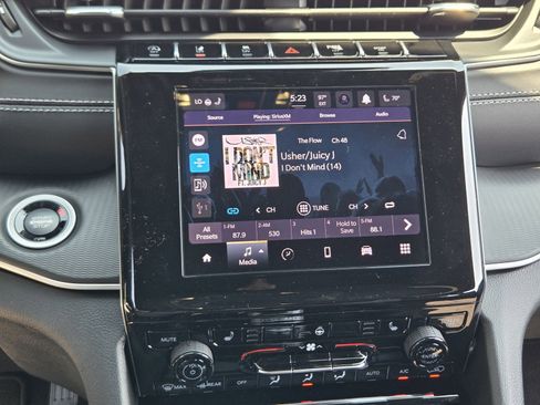 New 2025 Jeep Grand Cherokee Altitude image 16