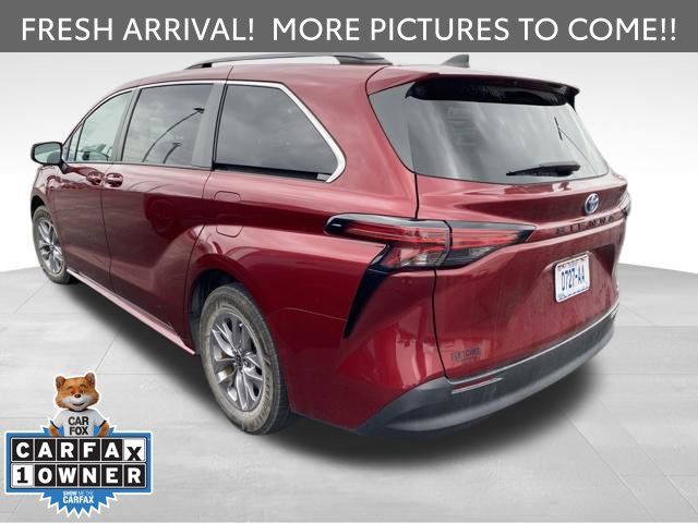 Used 2022 Toyota Sienna LE w/ LE Plus Package FWD image 7