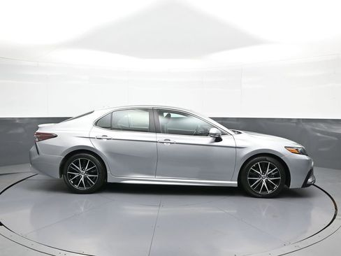 Certified 2023 Toyota Camry SE w/ Cold Weather Package AWD/4WD image 5