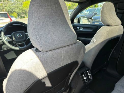 Certified 2023 Volvo C40 P8 Recharge Ultimate w/ Protection Package Premier AWD/4WD image 16
