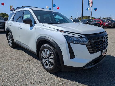 New 2026 Nissan Pathfinder SL AWD/4WD image 1