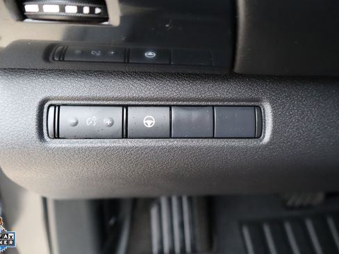 Used 2024 Nissan Pathfinder SV FWD image 13