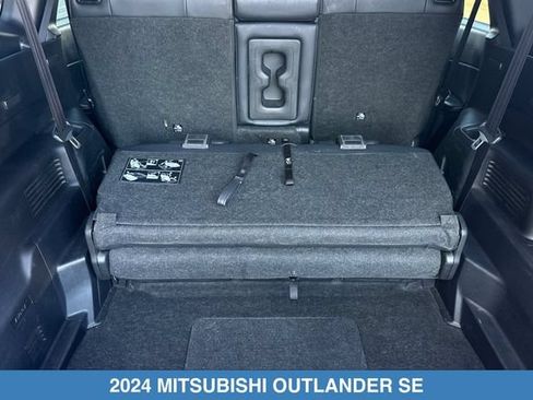 Used 2024 Mitsubishi Outlander SE AWD/4WD image 18