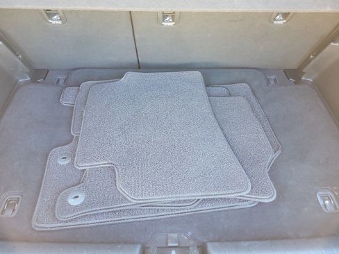 Used 2022 Hyundai Venue SEL image 28