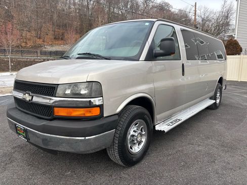 Used 2008 Chevrolet Express 3500 Extended Passenger w/ LT Preferred Equipment Group image 1