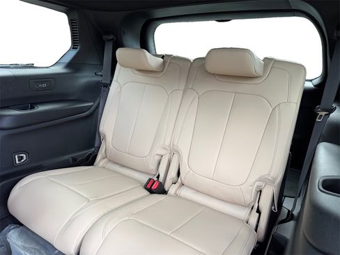 New 2025 Jeep Grand Cherokee L Limited w/ Black Appearance Package image 13