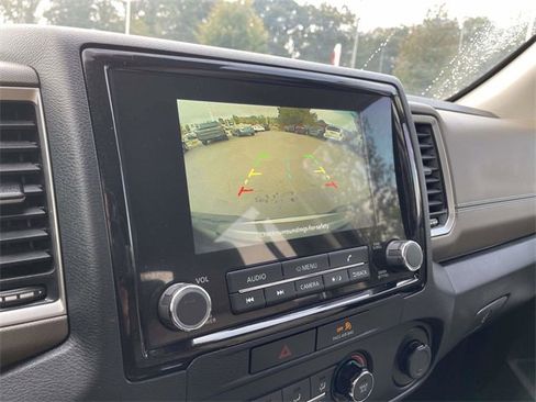 Used 2022 Nissan Frontier SV w/ Technology Package image 28