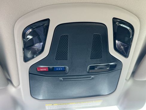 Used 2020 Subaru Outback Limited image 28