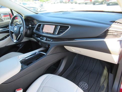 Used 2023 Buick Enclave Premium image 8