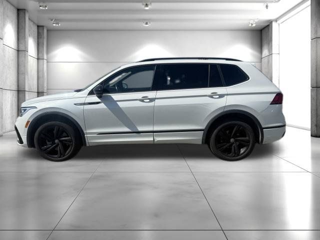 Used 2024 Volkswagen Tiguan SE R-Line AWD/4WD image 9